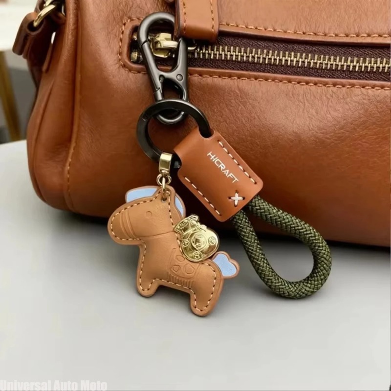 حامل مفاتيح جلدي بسيط مع حزام  - مراجعة Men'S Minimalist Accessories وسعره